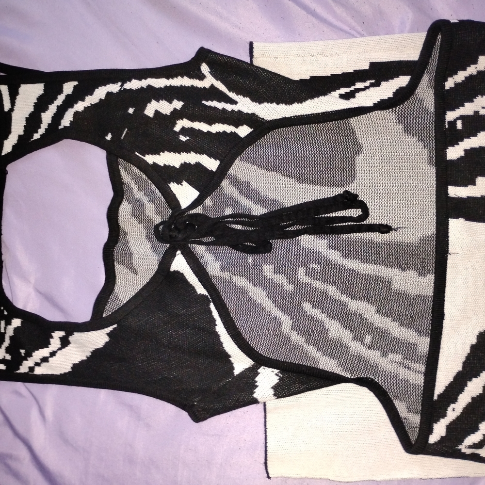 Black and White Zebra Print Crop Top - Picture 1 of 4